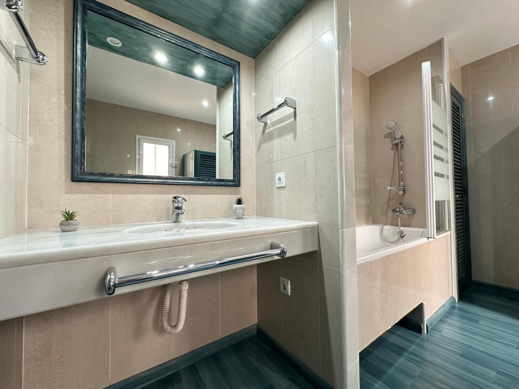 Agi Avenida Apartment