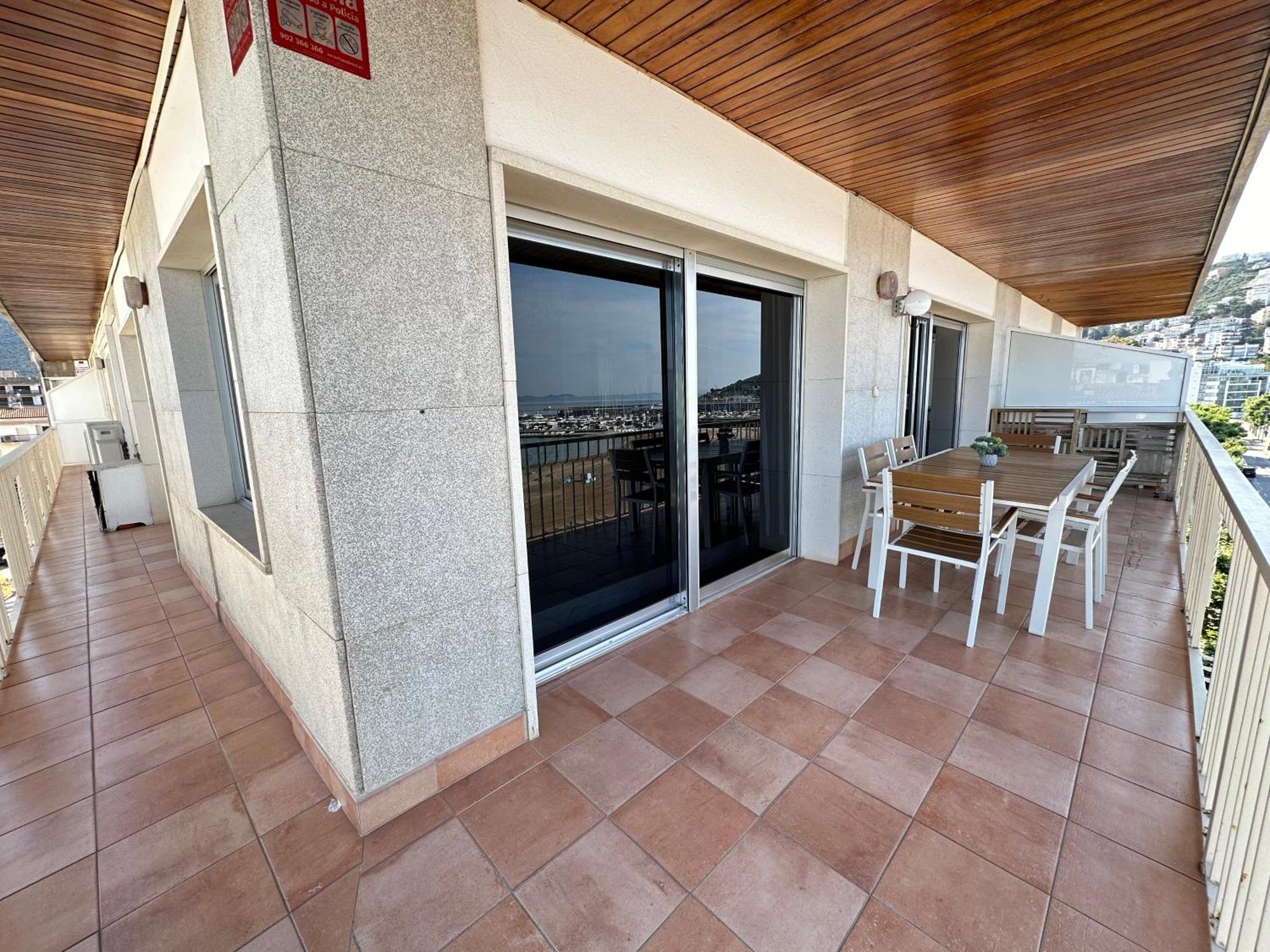 Agi Avenida Apartment *