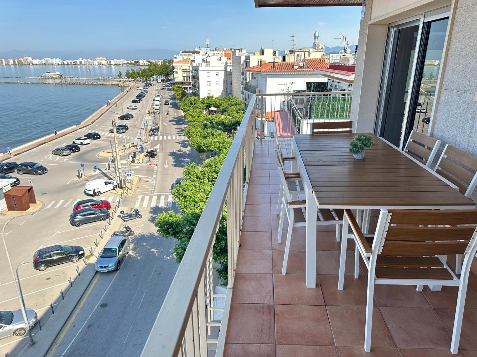 Agi Avenida Apartment *