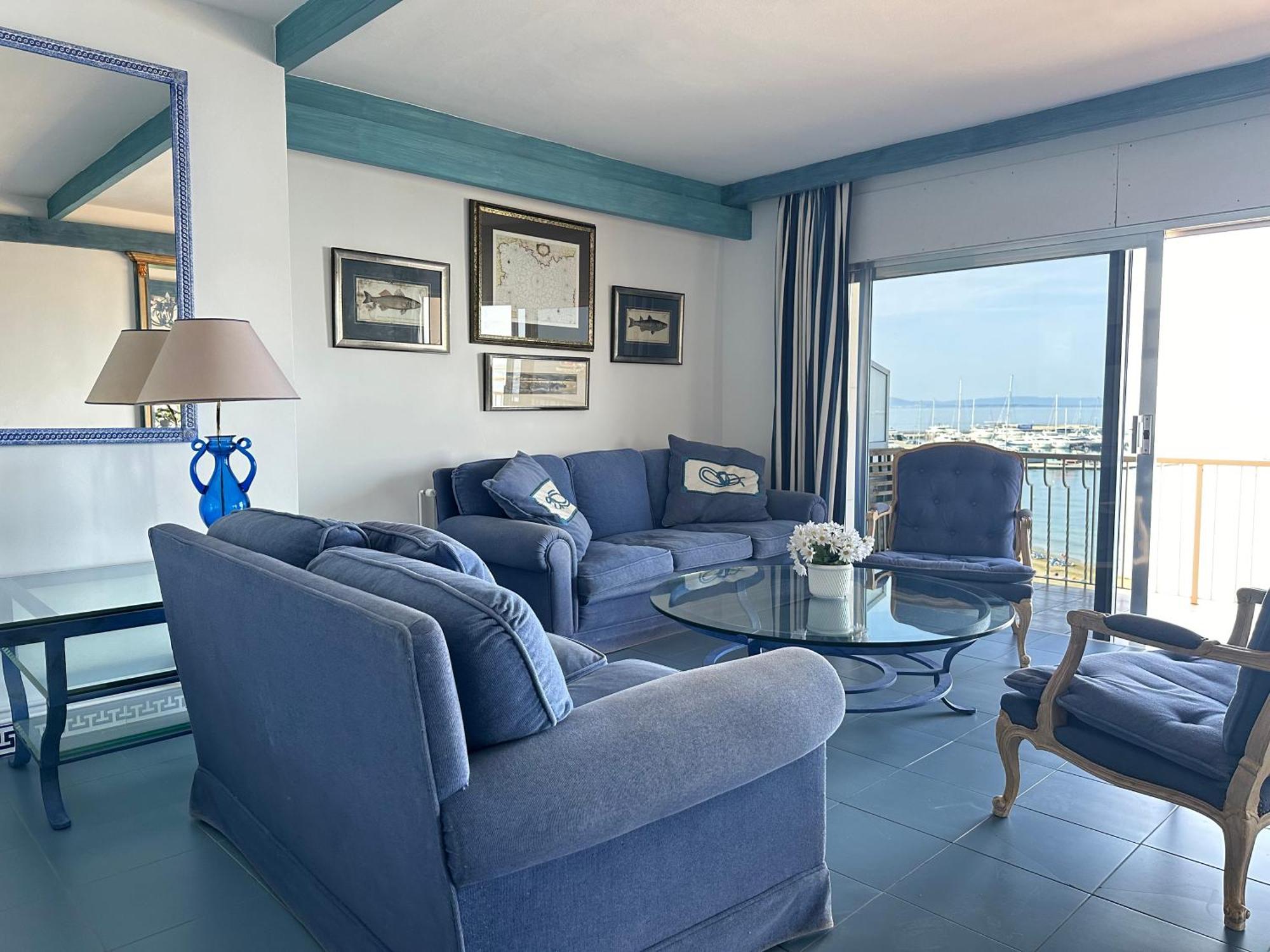 Agi Avenida Apartment