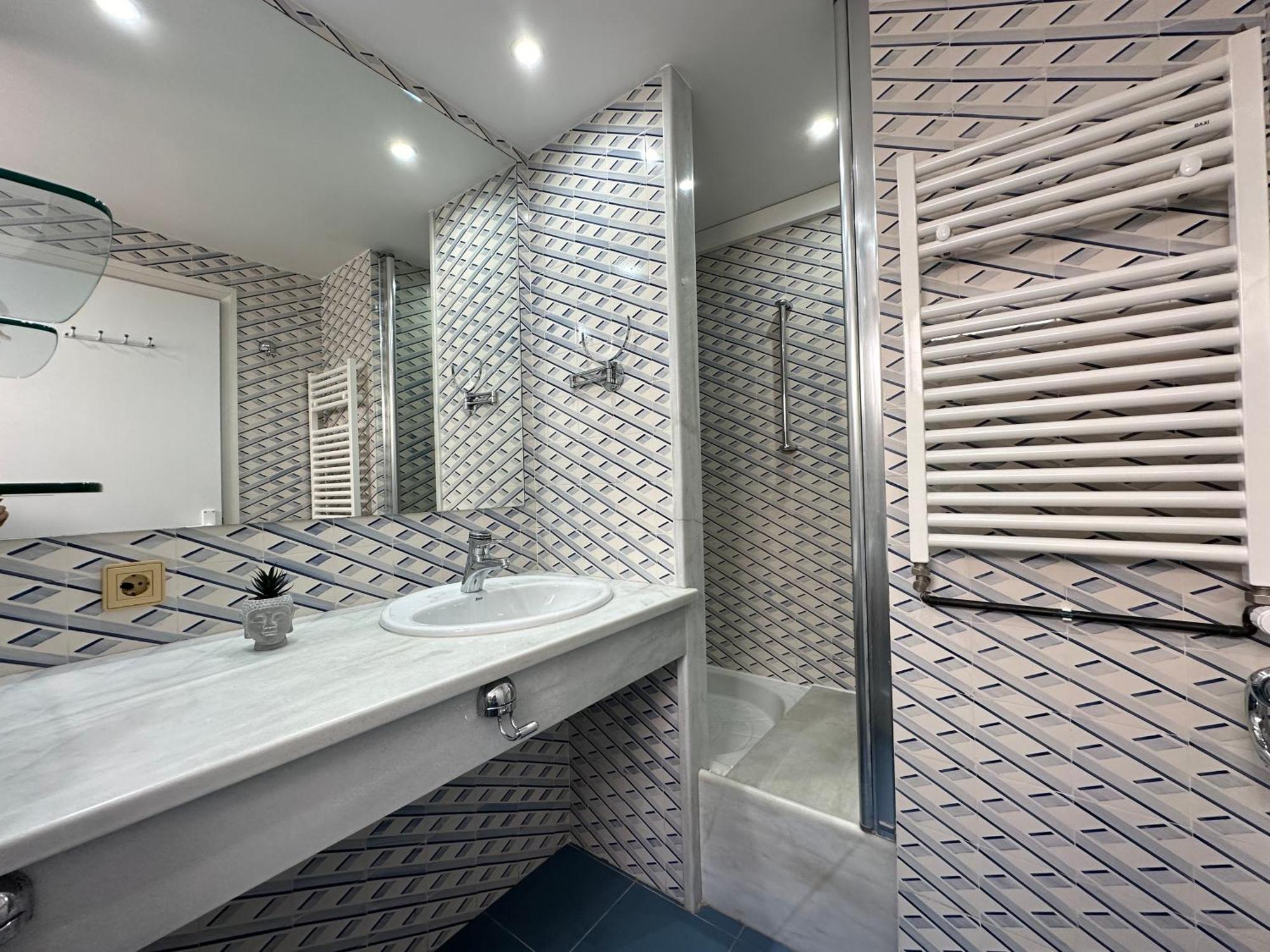 Agi Avenida Apartment *